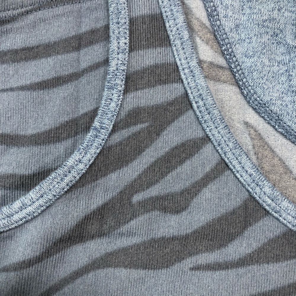 Live Love Lounge Neutral Animal Print Soft Pajama Tops Pair. Women’s XS - Picture 5 of 7